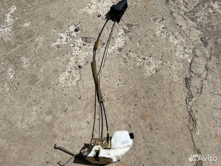 Замок двери пер лев Лансер9