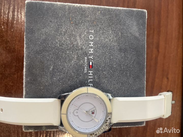 Часы Tommy Hilfiger
