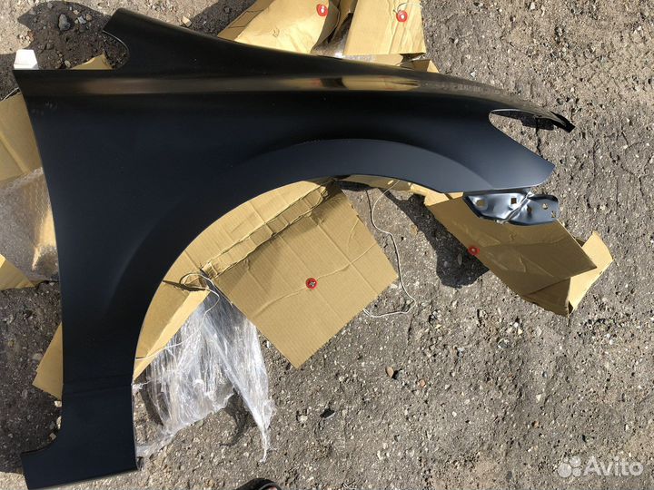 Крыло на Honda Civic 4D некрашеное