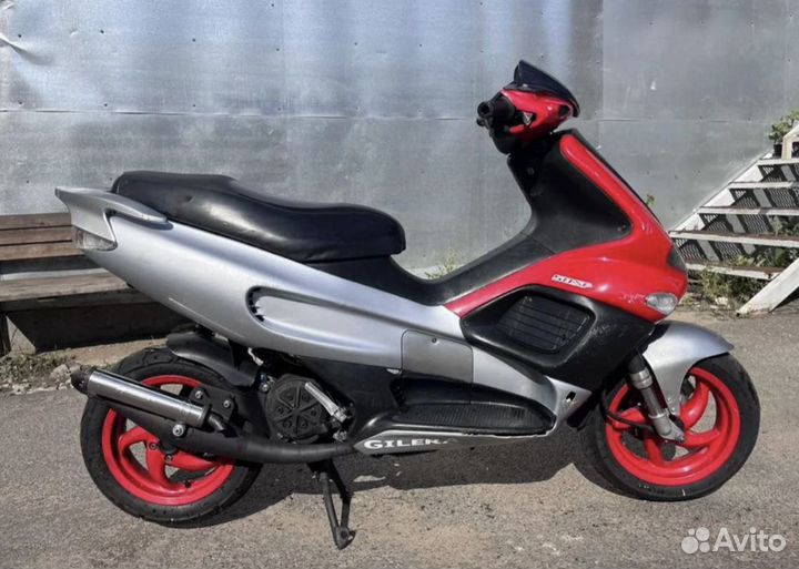 Продам скутер Gilera runner 50