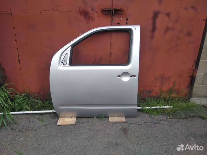 Дверь левая передняя Nissan Pathfinder R-51