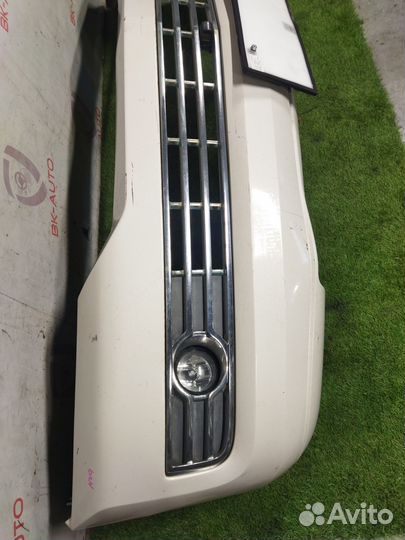 Передний бампер на Lincoln Navigator 3 07г