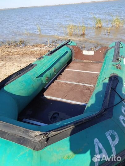 Моторная лодка