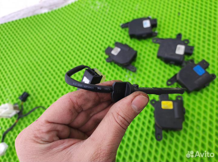 Моторчик заслонки отопителя на для KIA ceed Киа Си