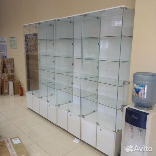 Витрины из стекла для магазина