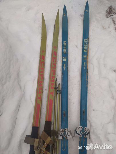 Спортивный инвентарь СССР,обруч,ракетки,лыжи