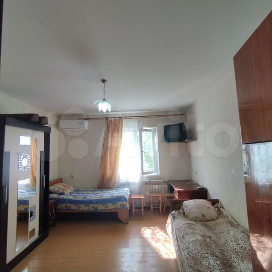 Комната 15 м² в 3-к., 1/2 эт.