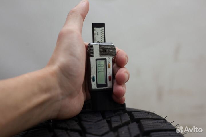 Nexen Winguard Ice Plus 215/60 R17 96T