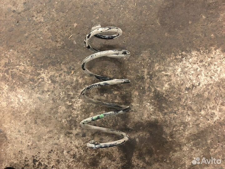 Skoda rapid пружина передняя