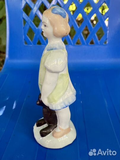 Статуэтка Девочка с мишкой, Бронницы, СССР