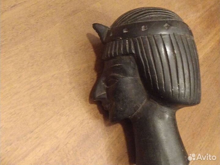 Статуэтка из камня