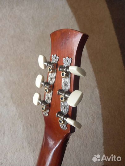 Акустическая гитара