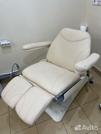 Педикюрное кресло с электроприводом