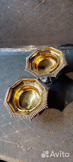 Серебряная икорница,солонка. 84 пробы