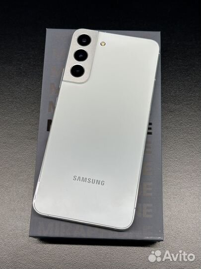 Samsung Galaxy S22+, 8/128 ГБ