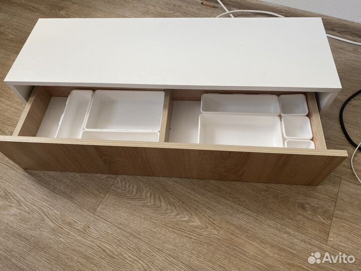 Туалетный столик, полка подвесная