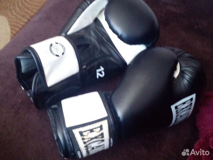 Боксерские перчатки