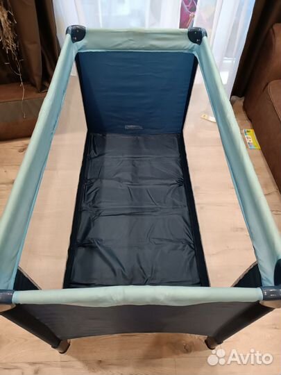 Складная кроватка / манеж