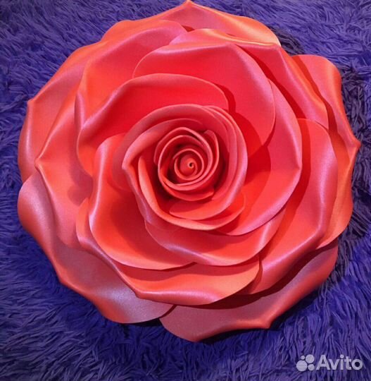 Роза для украшения интерьера