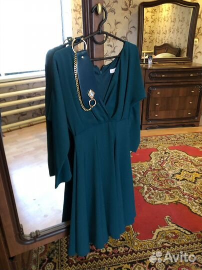 Вечернее платье изумрудного цвета 42 размер