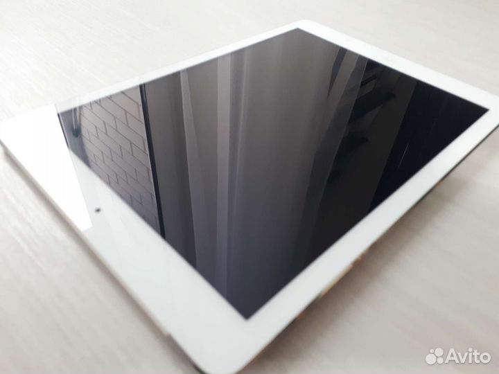 Планшет Apple iPad WiFi Cell 16GB Silver