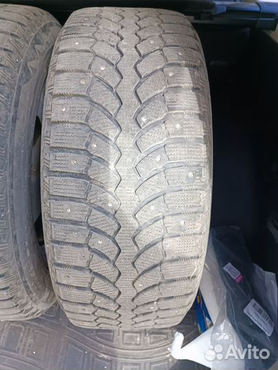 Bridgestone Blizzak Spike-01 205/55 R16 91T