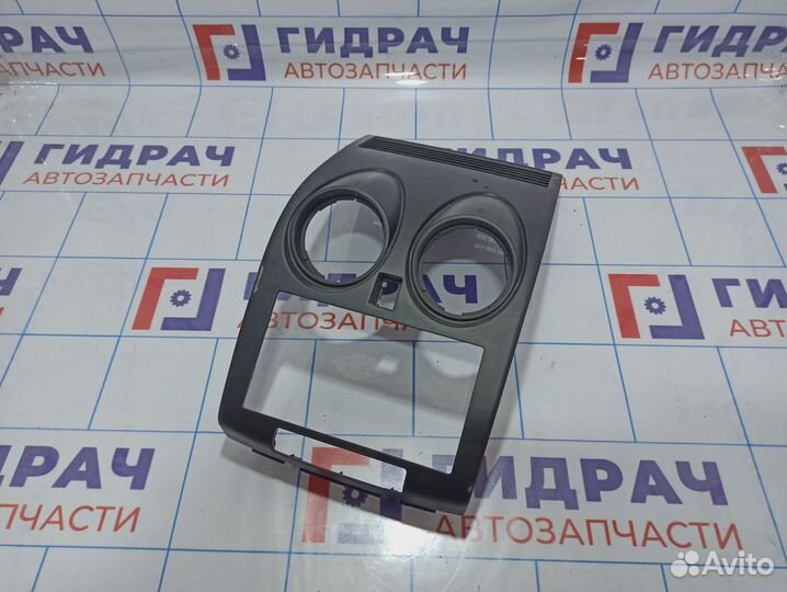 Накладка на торпедо центральная Nissan Qashqai (J1