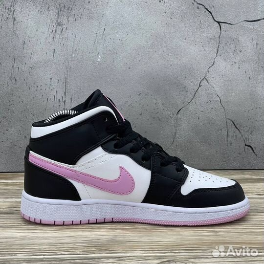 Кроссовки Nike Air Jordan 1 Mid Размеры 36-40