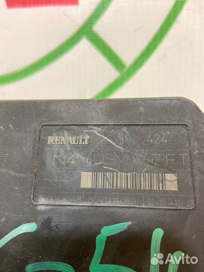 Блок предохранителей Renault Megane 2 BM1R K4M813