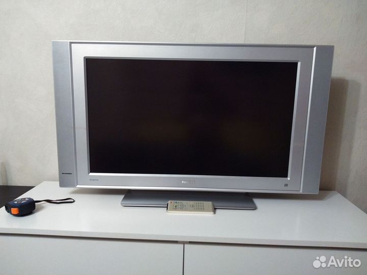 Телевизор ь. phillips 32PF5320/10. Венгрия. 80 см
