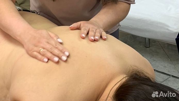 Профессиональный массажист