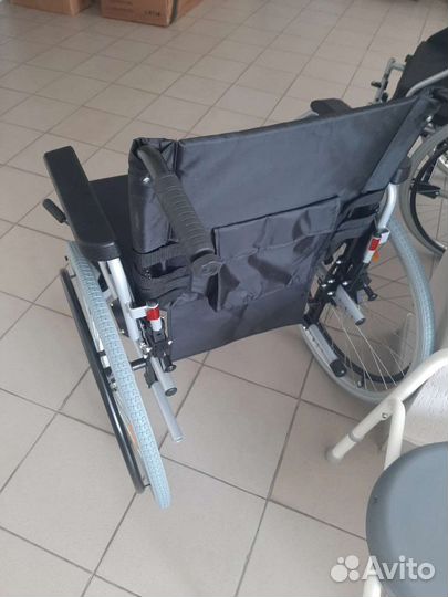 Инвалидная коляска новая