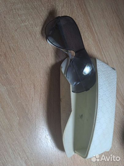 Солнцезащитные очки gucci