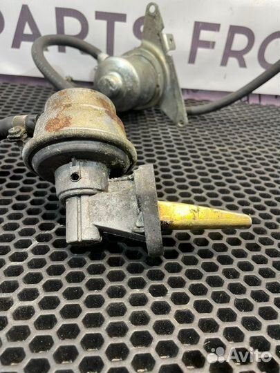 Топливный насос Audi 80 B3 RU 1989