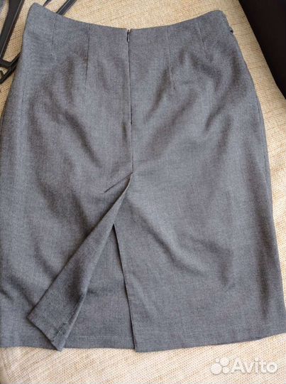 Костюм юбка и жилет 46 разм