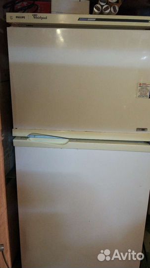 Холодильник Philips Whirlpool