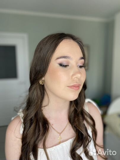 Модель на макияж