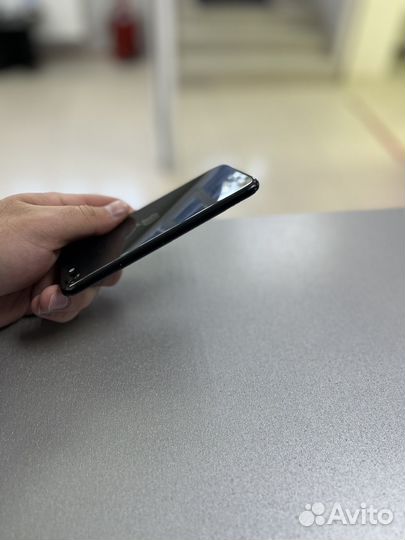iPhone SE, 128 ГБ