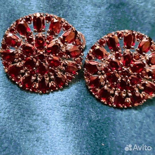 Серебряные серьги с натуральным гранатом