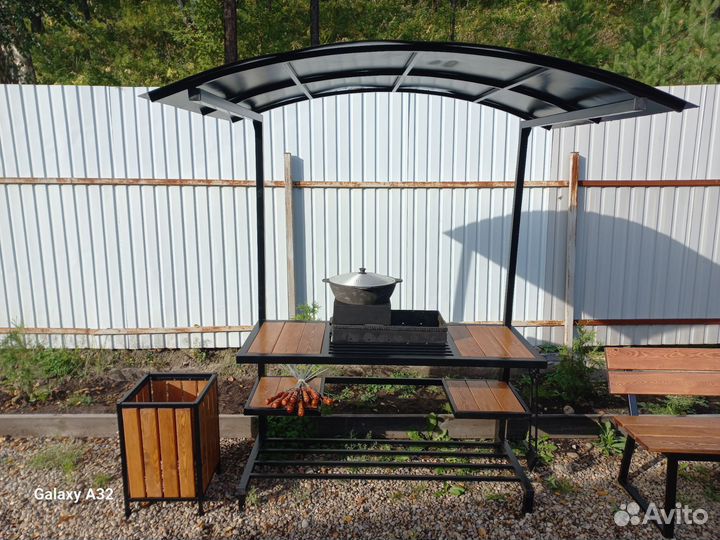 Мангал с крышей
