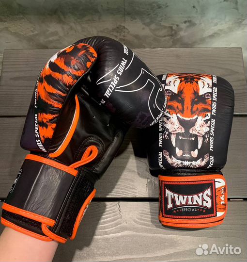 Боксерские перчатки Twins fbgvl3-60 Payak