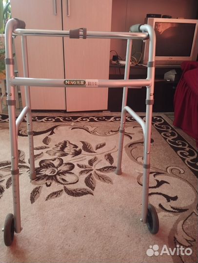 Ходунки для взрослых с колесами