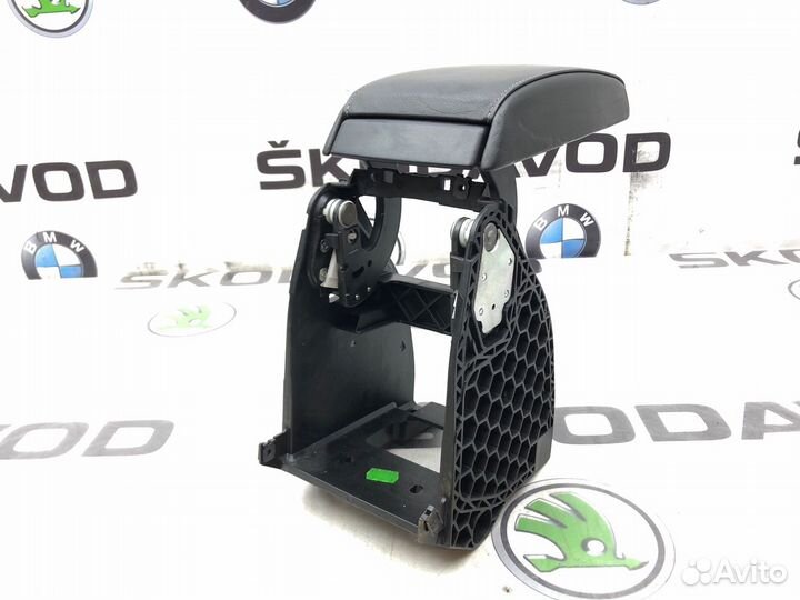 Подлокотник Skoda Octavia Rs A5 (1Z) 2.0 cega 2010