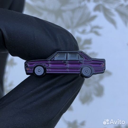 BMW M5 (e28) значок пин лимитированный 100 шт