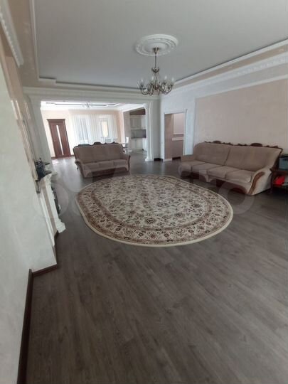 Дом 218 м² на участке 6 сот.