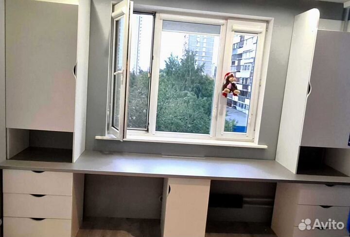 Рабочая зона у окна