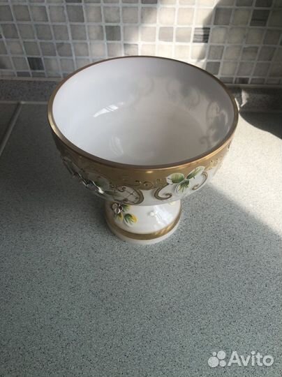 Ваза для конфет на ножке