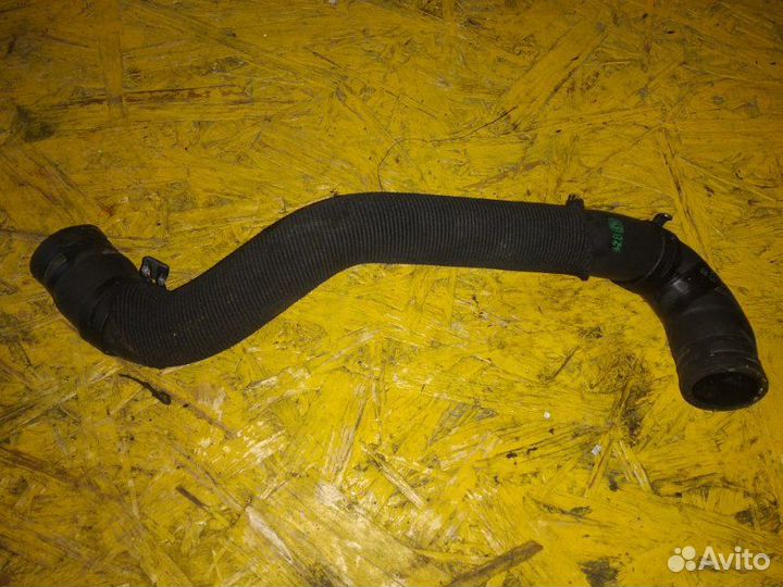 Патрубок системы охлаждения Audi A6 C6 caha 2010