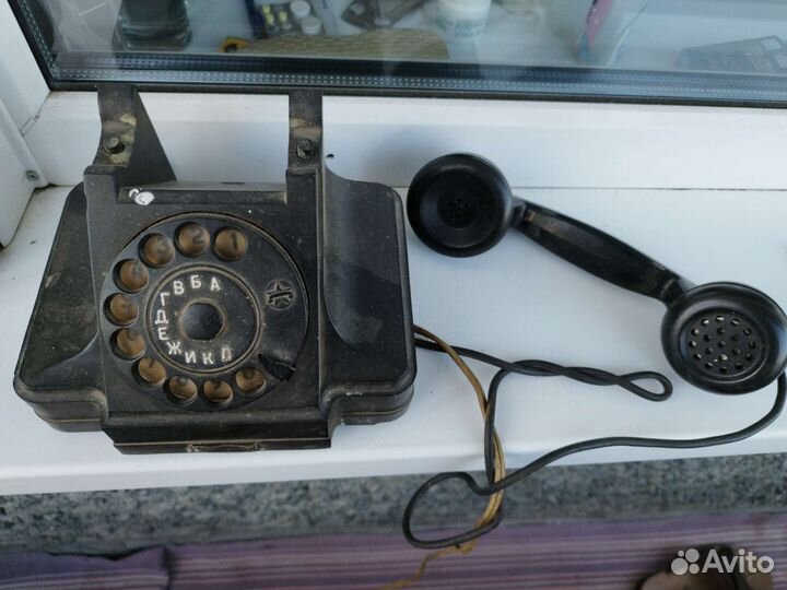 Старинный телефон