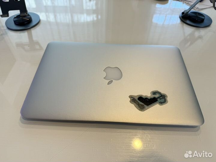 MacBook Air 11-inch, Early 2015